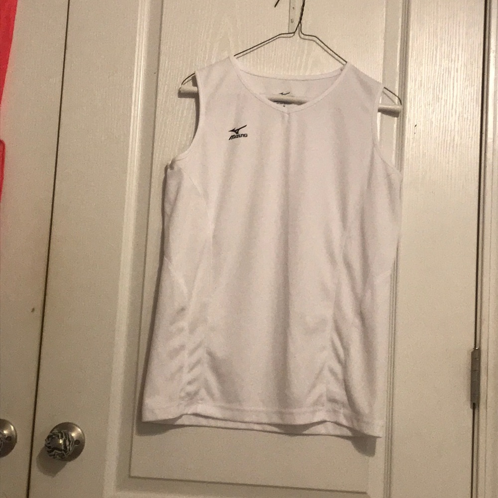 white tank